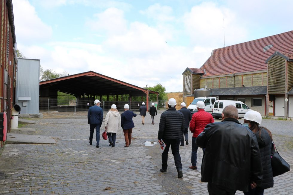 Top départ pour les travaux de la Fromagerie à La Ferme du Pont de Sains Association Traits d Top départ pour les travaux de la Fromagerie à La Ferme du Pont de Sains Association Traits d